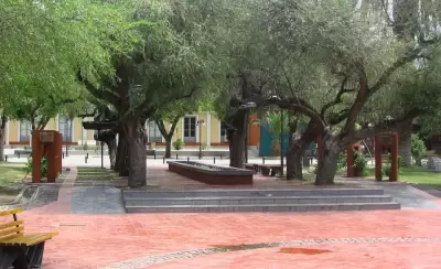 Plaza_de_Lujn_de_Cuyo,_Mendoza,_Argentina