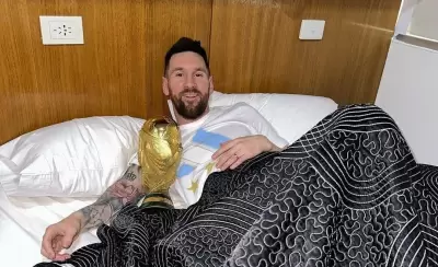 messi-en-la-cama-jpg.