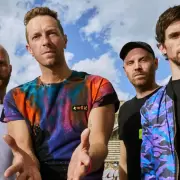 Coldplay y Zerb se unieron en el remix de  "feelslikeimfallinginlove"