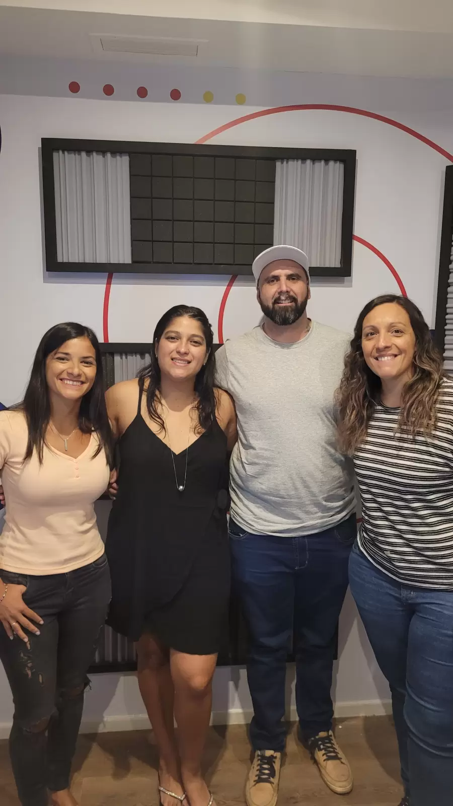 Las chicas de la Coope con los Organizadores