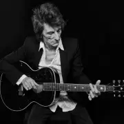 Ronnie Wood celebra 60 a�os de carrera con un disco imperdible