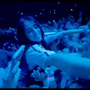 Billie Eilish lleva su mundo a otra dimensi�n