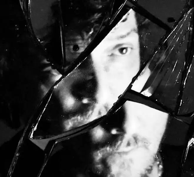 Leon Larregui