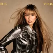 Miley Cyrus revive Hannah Montana con estreno de "Younger You"