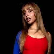 PinkPantheress celebra "Girl Like Me" con un nuevo videoclip