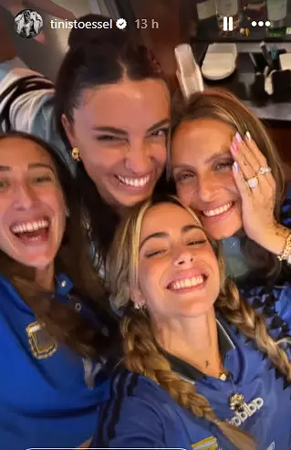 tini historia con amigas