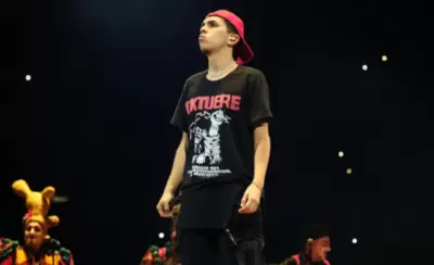 Milo J revive la emoci�n de su despedida de M�xico con tres videos en vivo