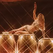 Karol G comenz� el Tropitour, mientras espera su estrella en Hollywood